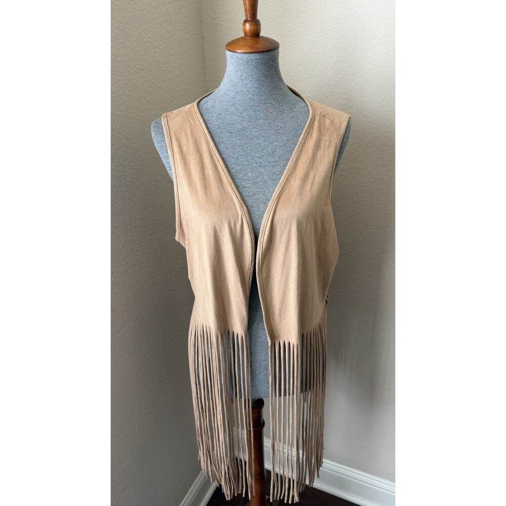 Kandy Kiss Women's Size 1X Tan Faux Suede Open Front Southwestern Fringe Vest